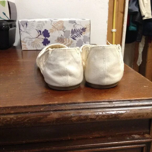 EDL Presents Pop Foam Memory White Lacey Ballet Flats - Picture 3 of 4